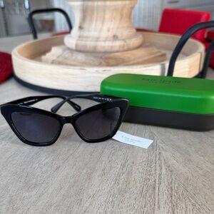 Kate Spade Amelie Cat Eye Sunglasses NWT and case